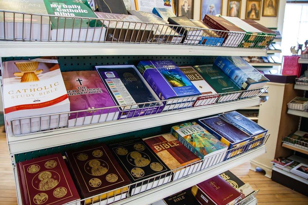 Holy Family Catholic Bookstore | 9249 Old Green Bay Rd, Pleasant Prairie, WI 53158 | Phone: (262) 697-0333