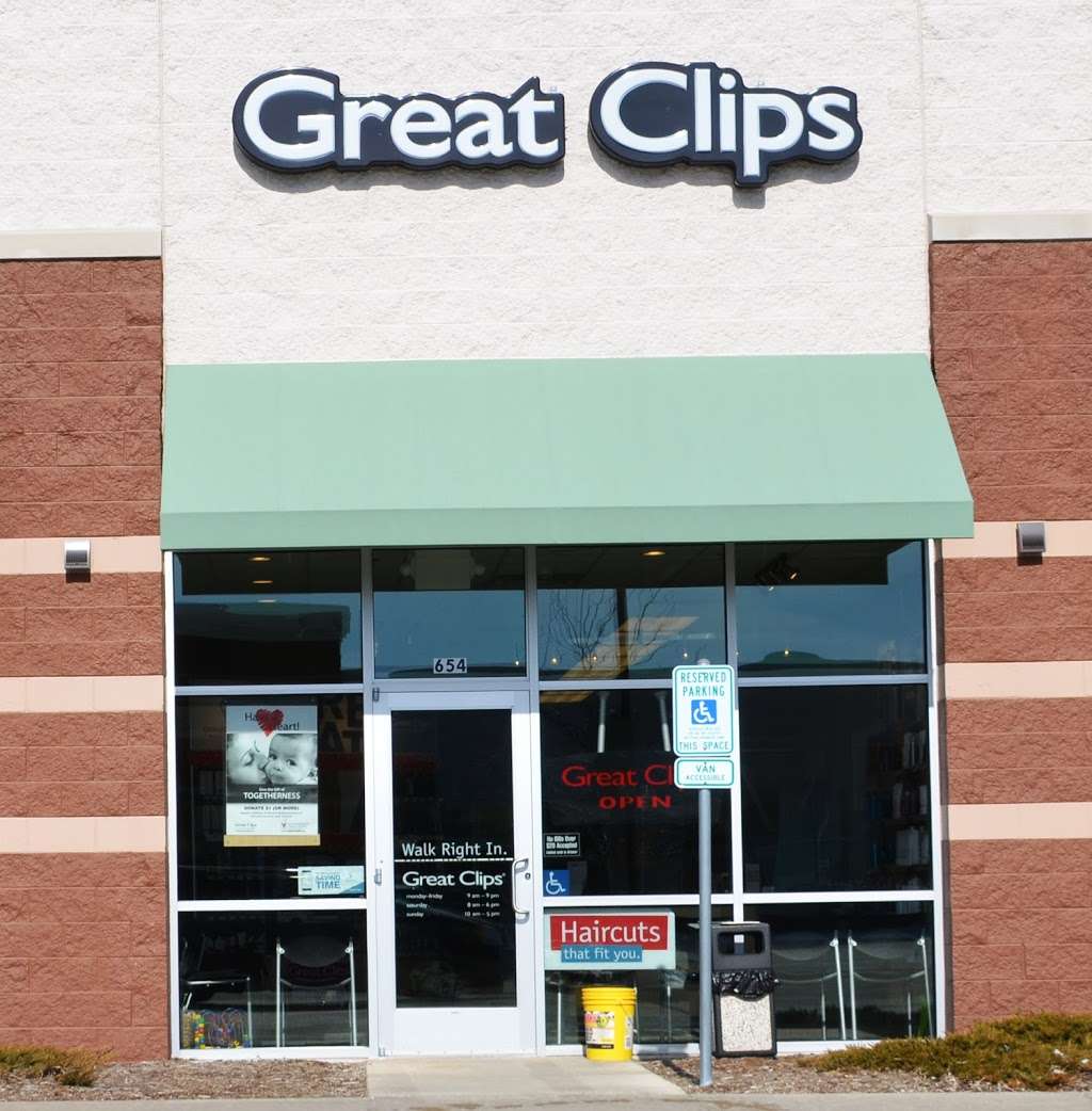 Great Clips | 654 N Edwards Blvd, Lake Geneva, WI 53147, USA | Phone: (262) 248-3222