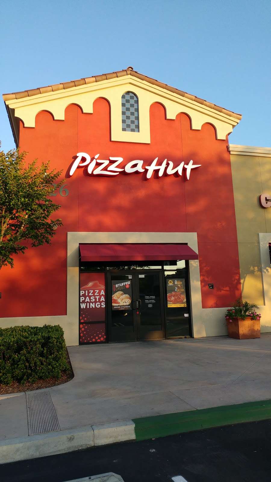 Pizza Hut | 2326 Proctor Valley Rd Suite 101, Chula Vista, CA 91914, USA | Phone: (619) 397-0600