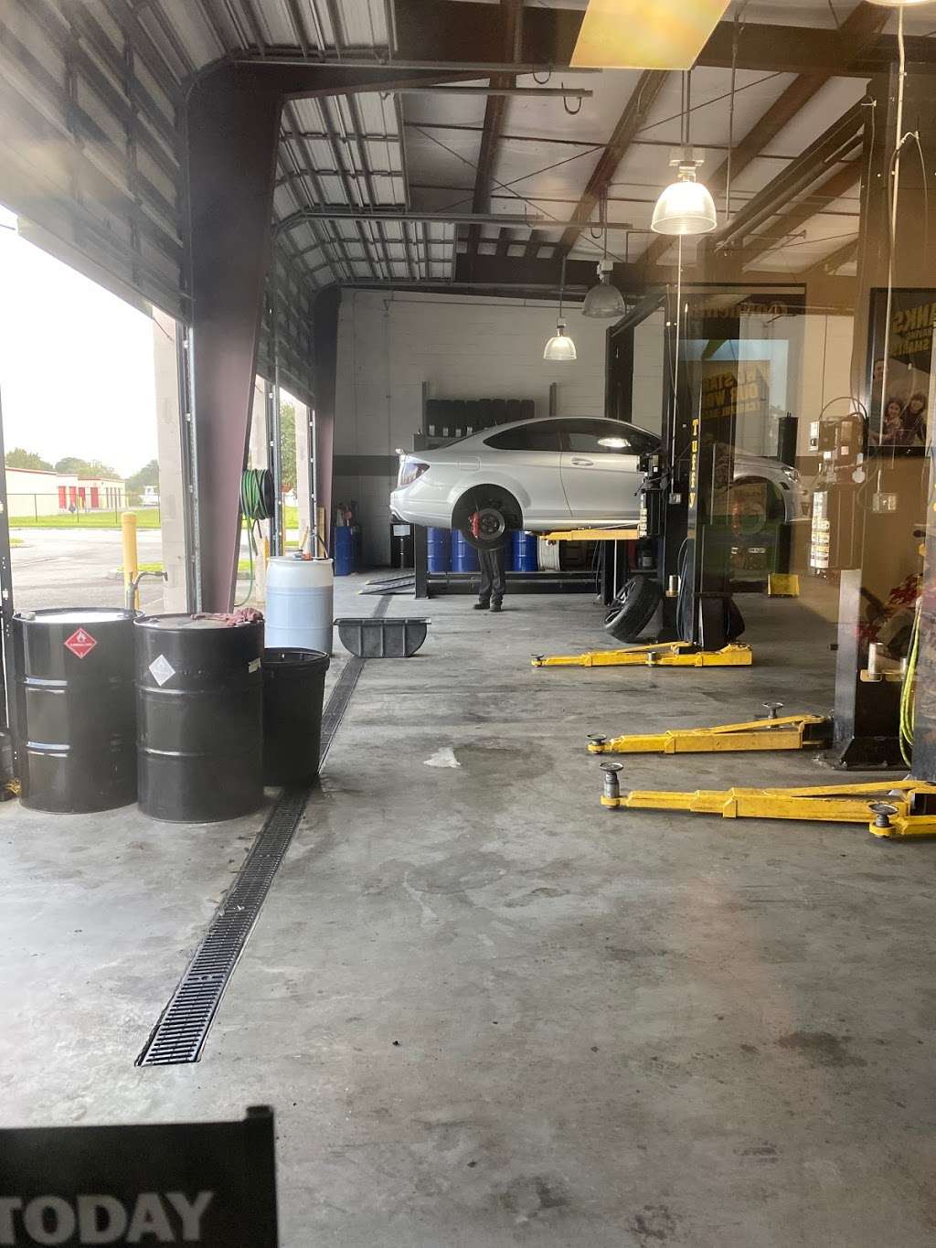 Tuffy Tire & Auto Service Center | 6597 N Church Ave, Mulberry, FL 33860, USA | Phone: (863) 425-5400