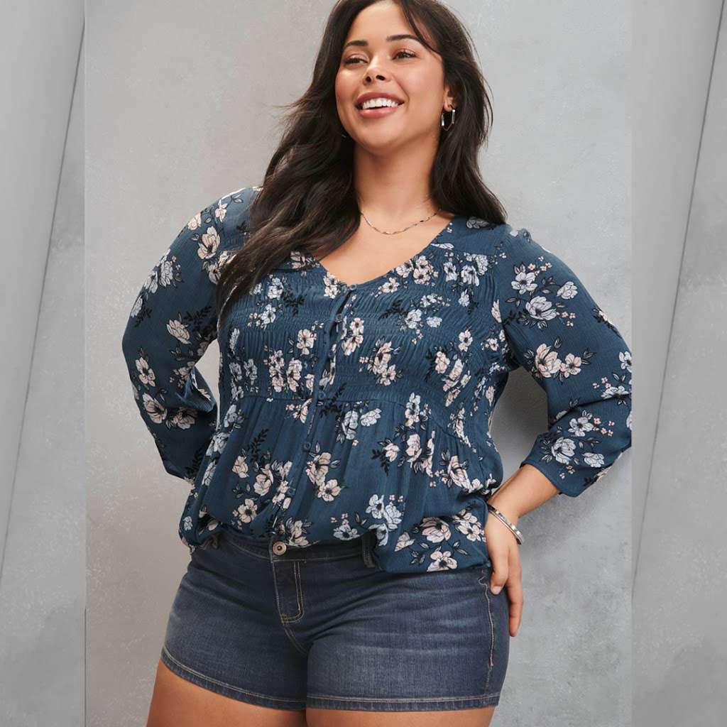 Torrid | 3252 Shoppers Dr, Spc D4, McHenry, IL 60051, USA | Phone: (815) 344-8983