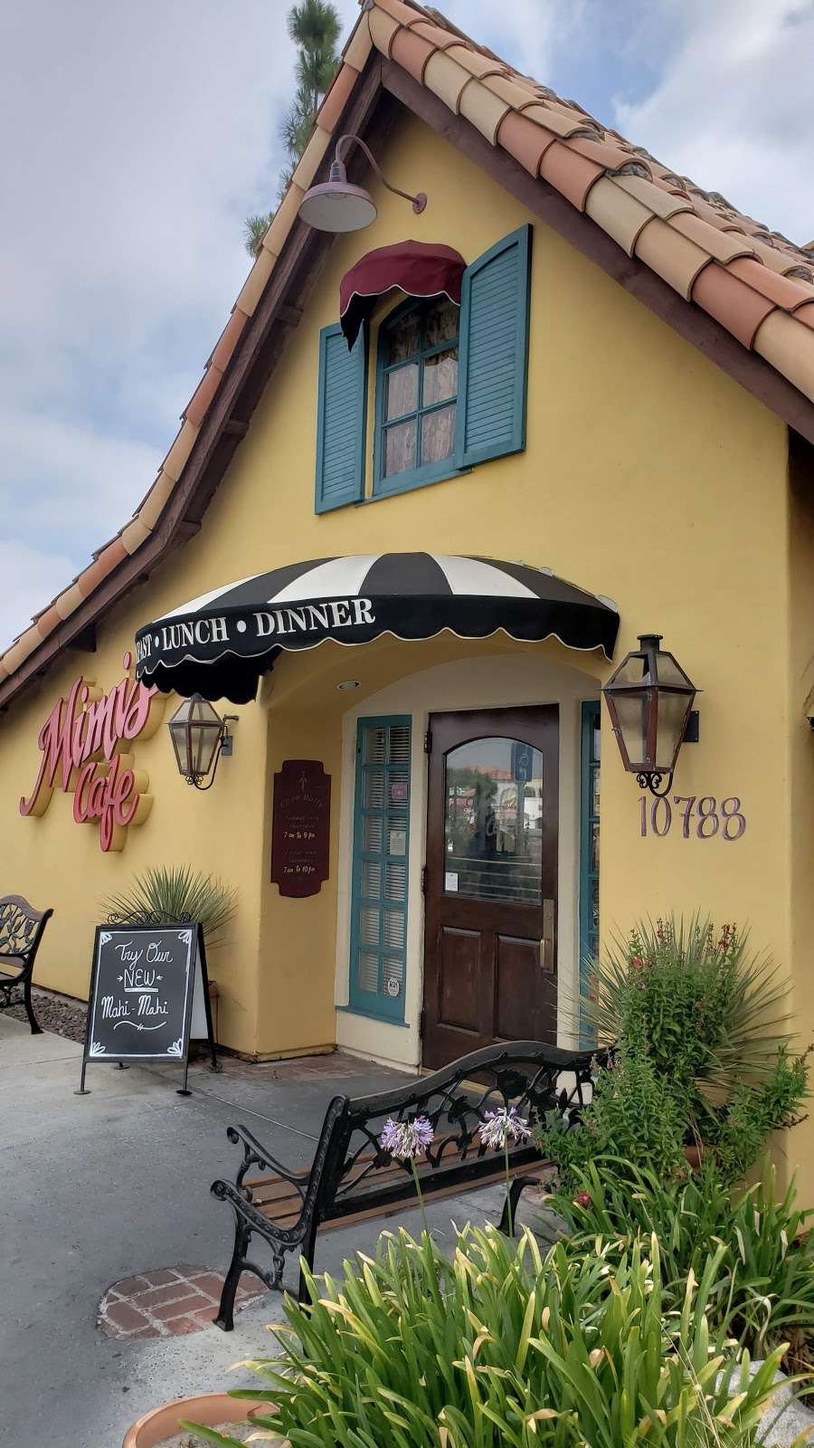 Mimis Bistro + Bakery | 10788 Westview Pkwy, San Diego, CA 92126 | Phone: (858) 566-6667