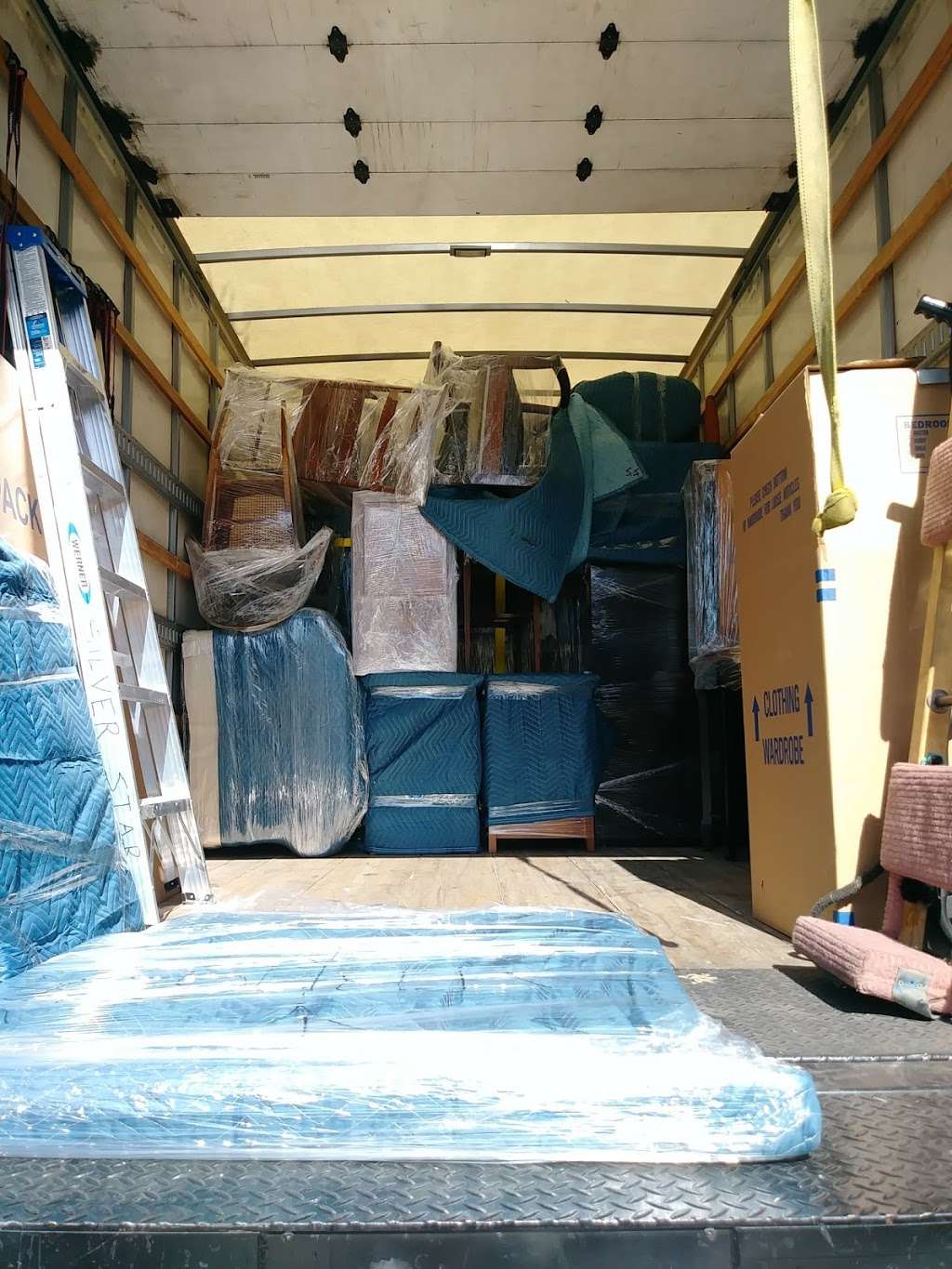 Silver Star Moving and Storage | 153 W Rosecrans Ave, Gardena, CA 90248, USA | Phone: (800) 725-7955