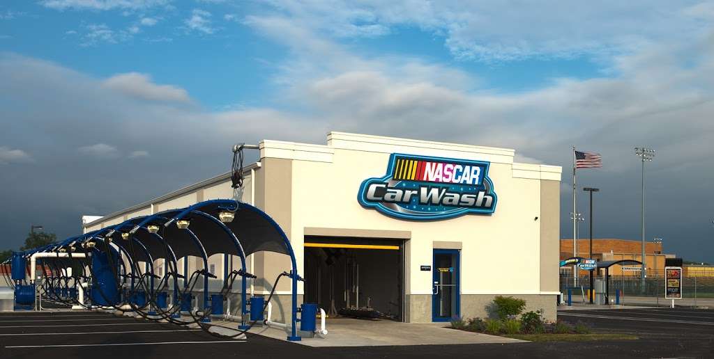 NASCAR Car Wash Berwyn | 2315 S Harlem Ave, Berwyn, IL 60402, USA | Phone: (708) 484-5479