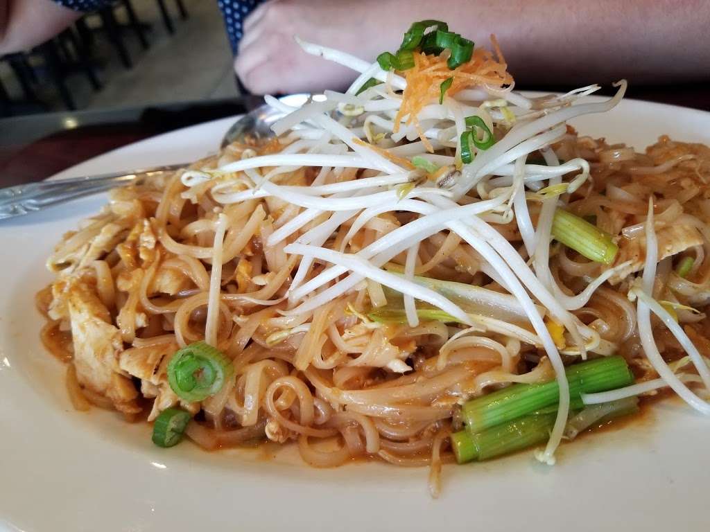 Thai Spice - Noodle & Sushi House | 300 Bay Area Blvd #900, Webster, TX 77598, USA | Phone: (281) 554-6800