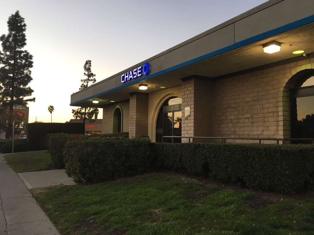 Chase Bank 8301 Laurel Canyon Blvd, Sun Valley, CA 91352