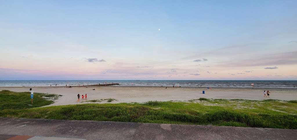 2024 Seawall Blvd Parking | 2024 Seawall Blvd, Galveston, TX 77550, USA