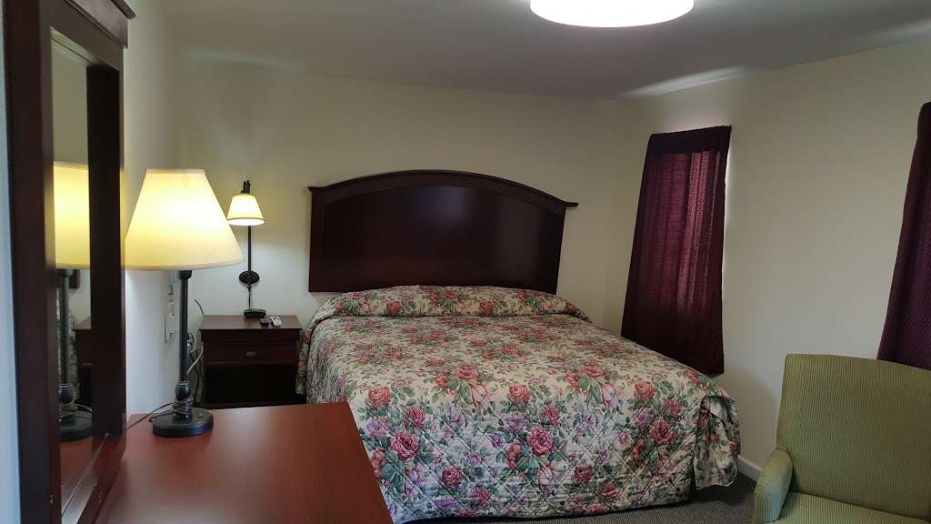 Pleasant Hill Motel | 3155 Dupont Pkwy, Townsend, DE 19734 | Phone: (302) 378-2468