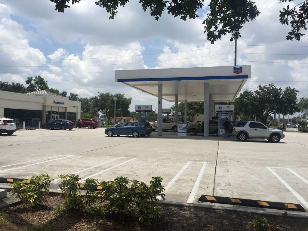 Chevron | 18305 NW 57th Ave, Miami Gardens, FL 33055, USA