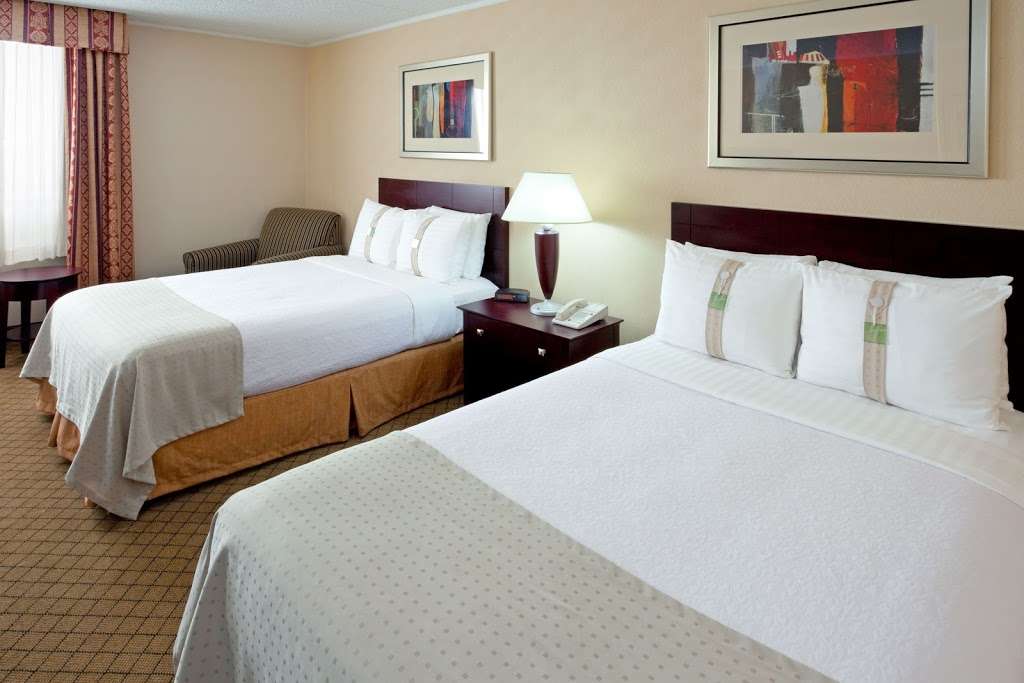 Holiday Inn Carteret Rahway | 1000 Roosevelt Ave, Carteret, NJ 07008, USA | Phone: (732) 541-9500