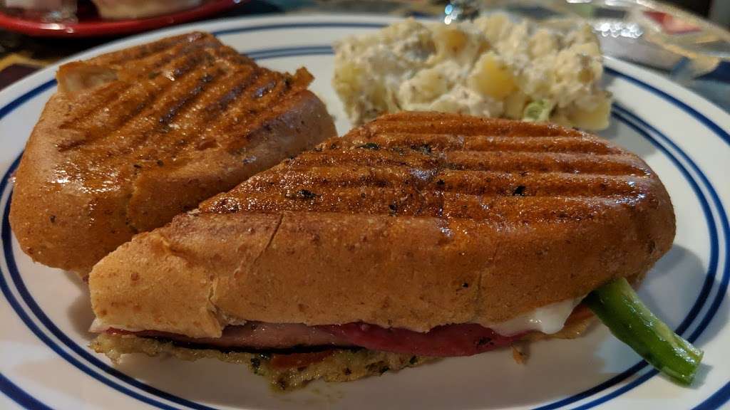 Bohemeos | 708 Telephone Rd, Houston, TX 77023, USA | Phone: (713) 923-4277