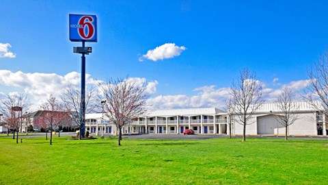 Motel 6 Lafayette IN | 139 Frontage Rd, Lafayette, IN 47905, USA | Phone: (765) 447-7566