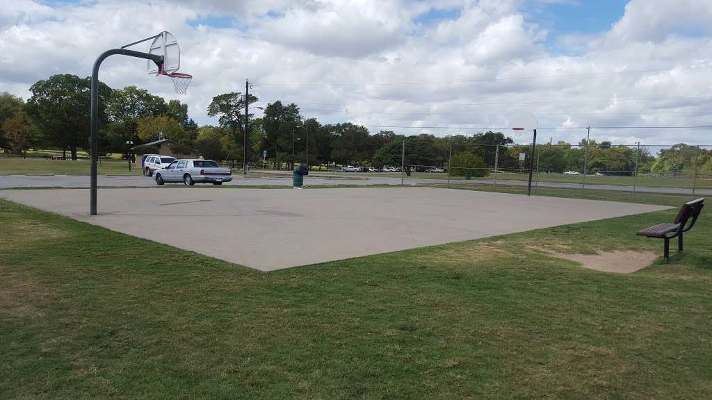 Lakeside Park Basketball Court | Steger Dr, Duncanville, TX 75116, USA