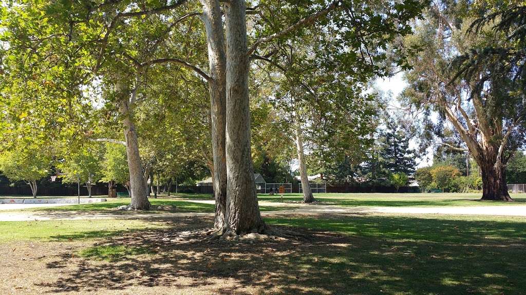 Ramos Park | 800 E Meadow Dr, Palo Alto, CA 94303, USA | Phone: (650) 496-5916