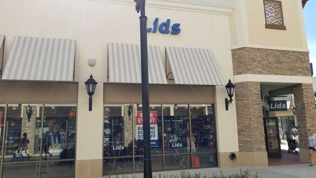 Lids | 5512 New Fashion Way #1052, Charlotte, NC 28278, USA | Phone: (704) 588-2650