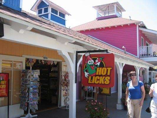 Hot Licks Long Beach | 419 Shoreline Village Dr, Long Beach, CA 90802, USA | Phone: (562) 437-8774