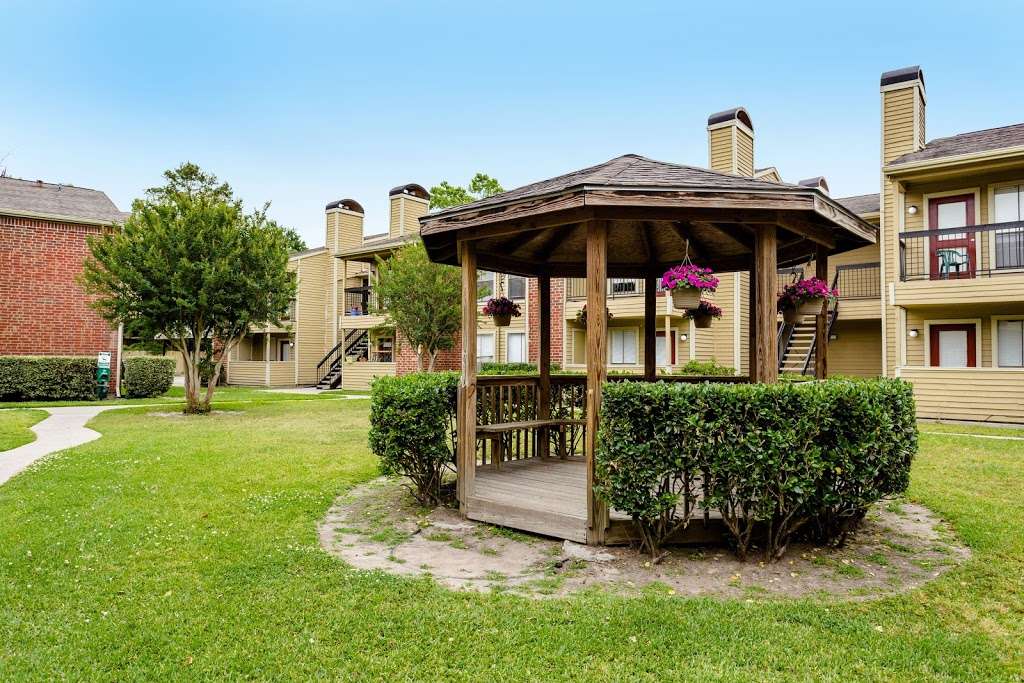 Foxwood | 19920 Foxwood Forest Blvd, Humble, TX 77338, USA | Phone: (281) 973-4315