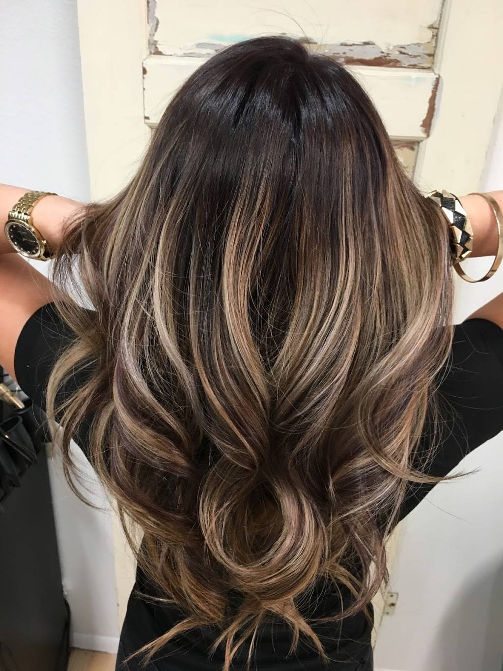 Sassi Salon Scottsdale | 3002 N 67th Pl, Scottsdale, AZ 85251, USA | Phone: (602) 672-9645