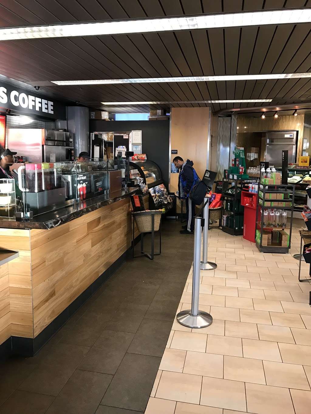 Starbucks | 10000 West OHare Ave, Chicago, IL 60666, USA | Phone: (773) 686-6181
