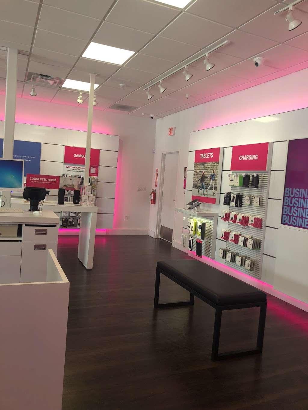 T-Mobile | 2605 S Woodland Blvd, DeLand, FL 32720, USA | Phone: (386) 337-3251