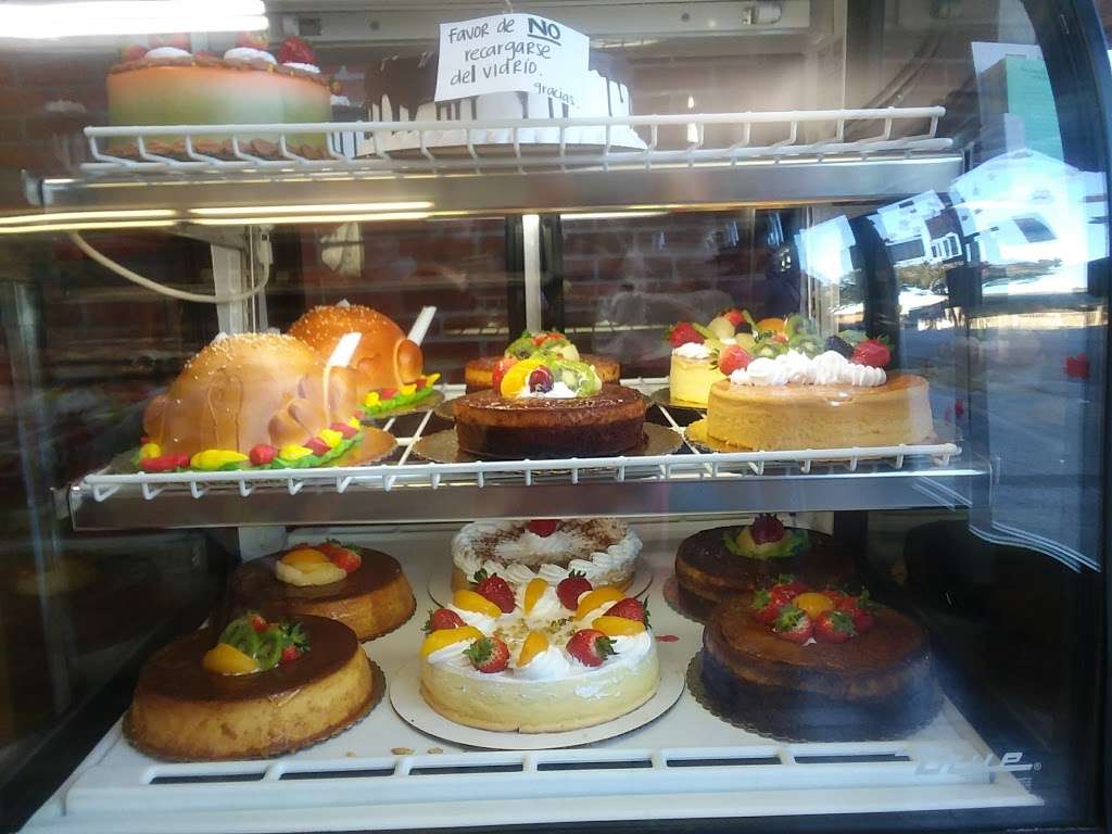 La Sureñita Bakery | 2950 E 4th St, Los Angeles, CA 90033 | Phone: (323) 847-8988