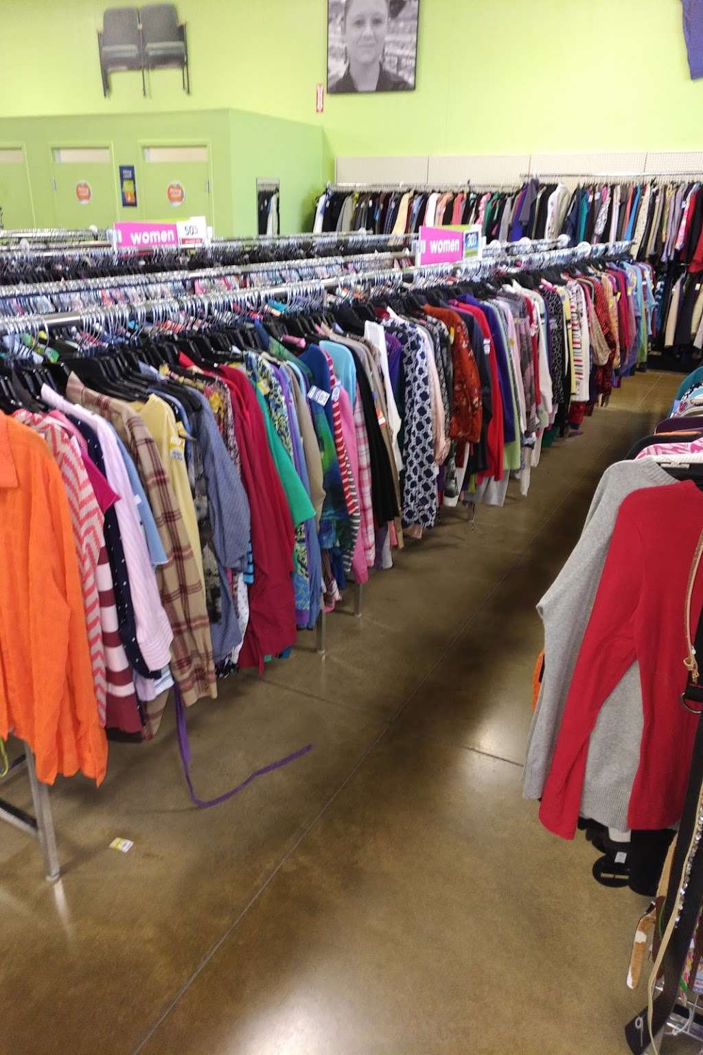 Goodwill Store | 10499 E Washington St, Indianapolis, IN 46229 | Phone: (317) 898-3129