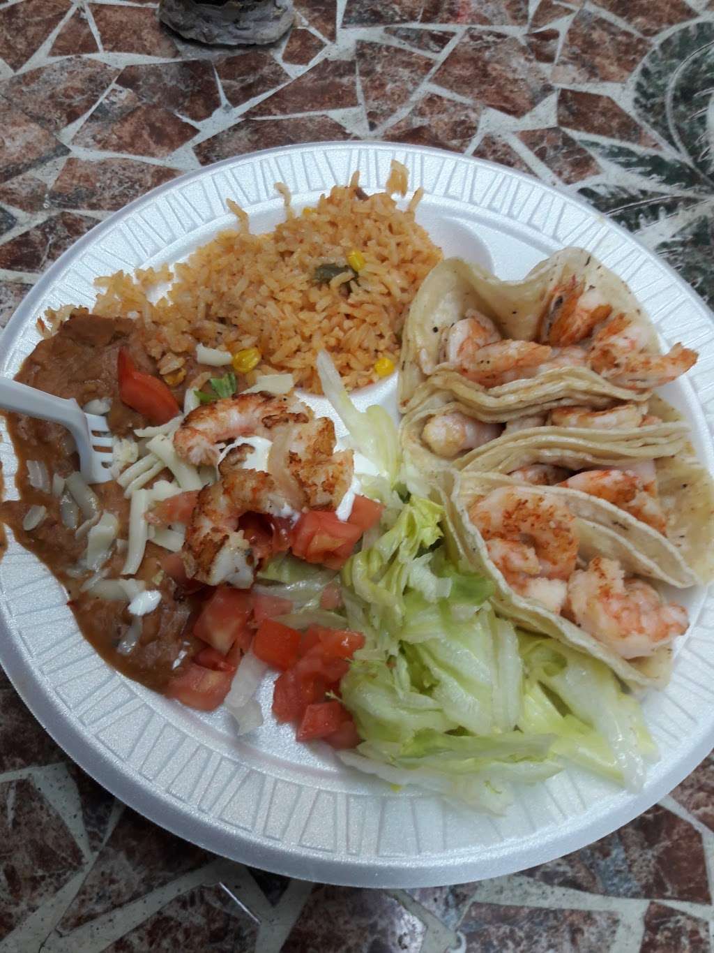 Tacos Y Mariscos El Tio | 10250 Rosecrans Ave, Bellflower, CA 90706, USA | Phone: (562) 925-8381