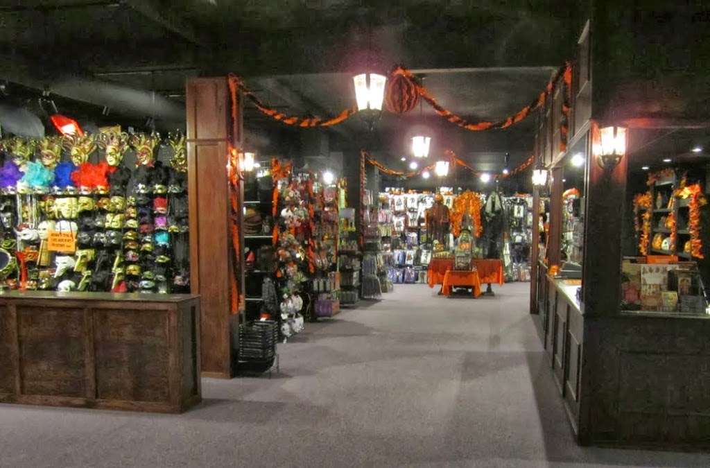 Halloween Town Costumes | 3021 W Magnolia Blvd, Burbank, CA 91505, USA | Phone: (818) 848-3644