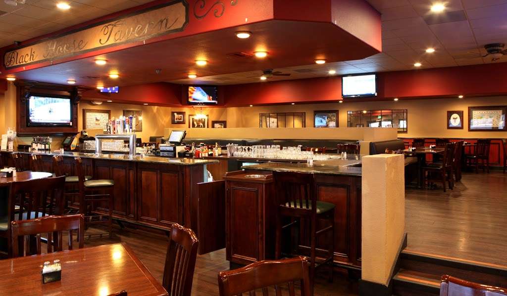 Black Horse Tavern & Grill | 1825 Hamner Ave, Norco, CA 92860, USA | Phone: (951) 278-2771