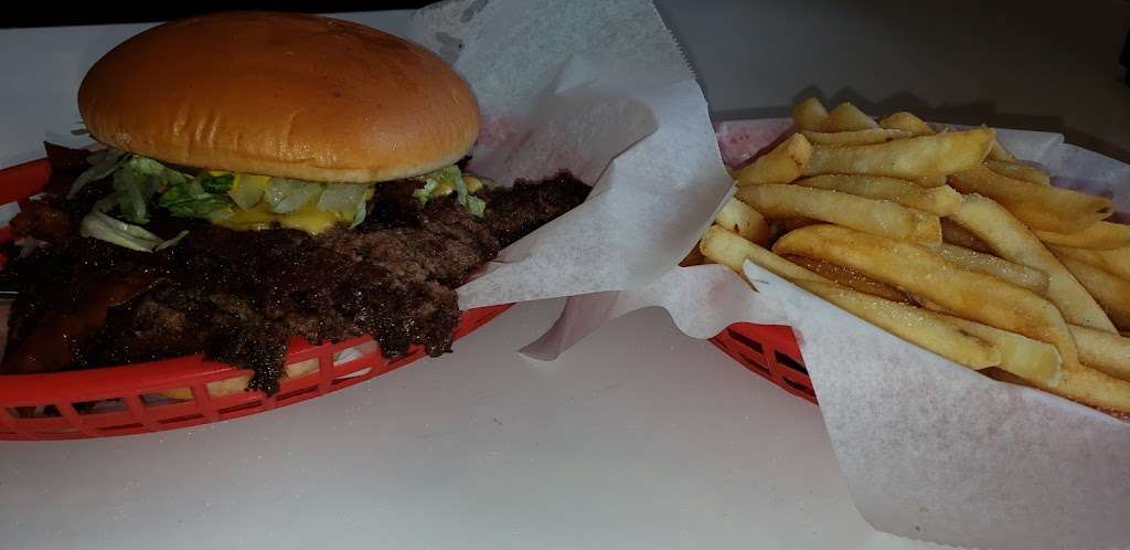 Schoops Hamburgers | 1449 Indianapolis Blvd, Whiting, IN 46394, USA | Phone: (219) 659-7030