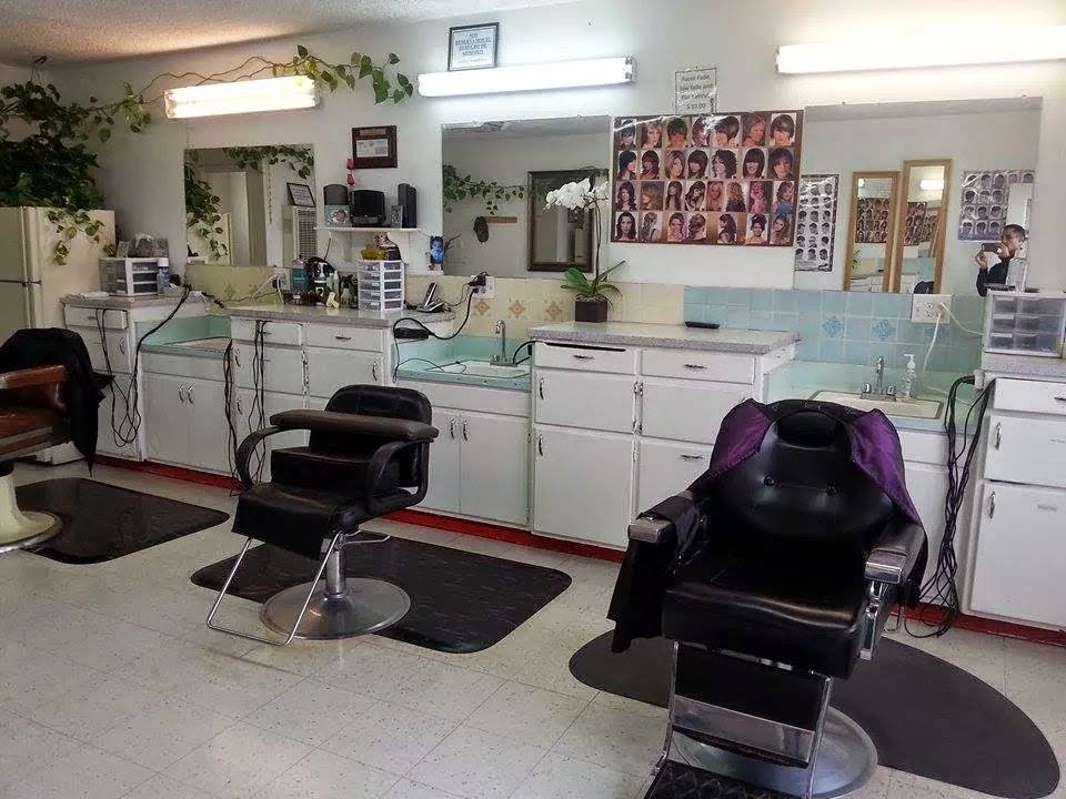 Castillos Barber Shop | 7711 Panama Rd, Lamont, CA 93241, USA | Phone: (661) 845-1996