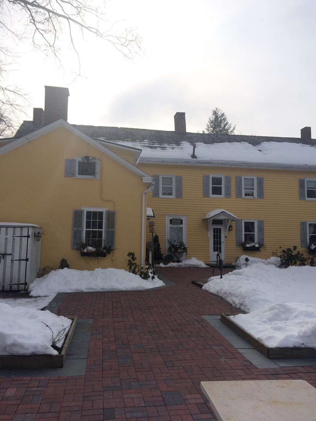 Silvery Moon Guest House | 6257 US-209 BUS, Stroudsburg, PA 18360, USA | Phone: (570) 801-7153