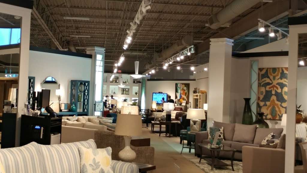 Rooms To Go Furniture Store | 4603 W New Haven Ave Ste 102, Melbourne, FL 32904 | Phone: (321) 984-8520