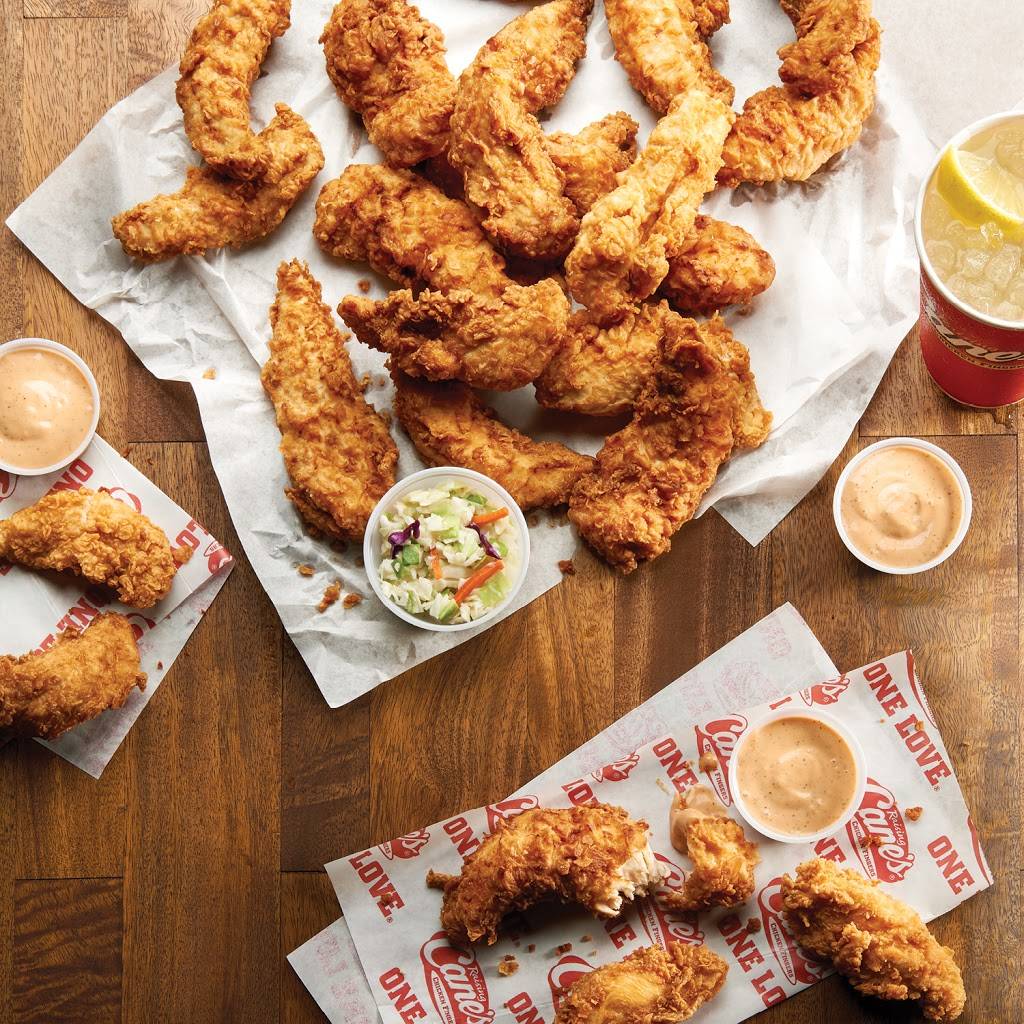 Raising Canes Chicken Fingers | 4025 California Ave, Bakersfield, CA 93309, USA | Phone: (661) 863-0135