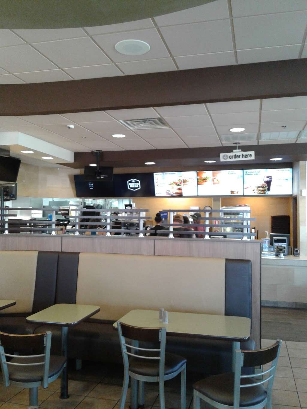 McDonalds | 333 N Dupont Hwy, Smyrna, DE 19977, USA | Phone: (302) 653-6330