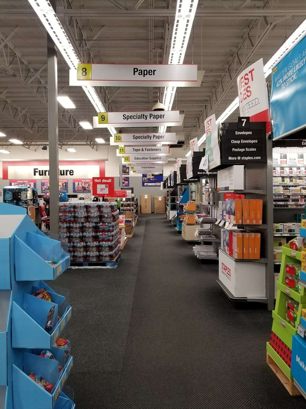 Staples | 2080 W Empire Ave, Burbank, CA 91504, USA | Phone: (818) 238-2928