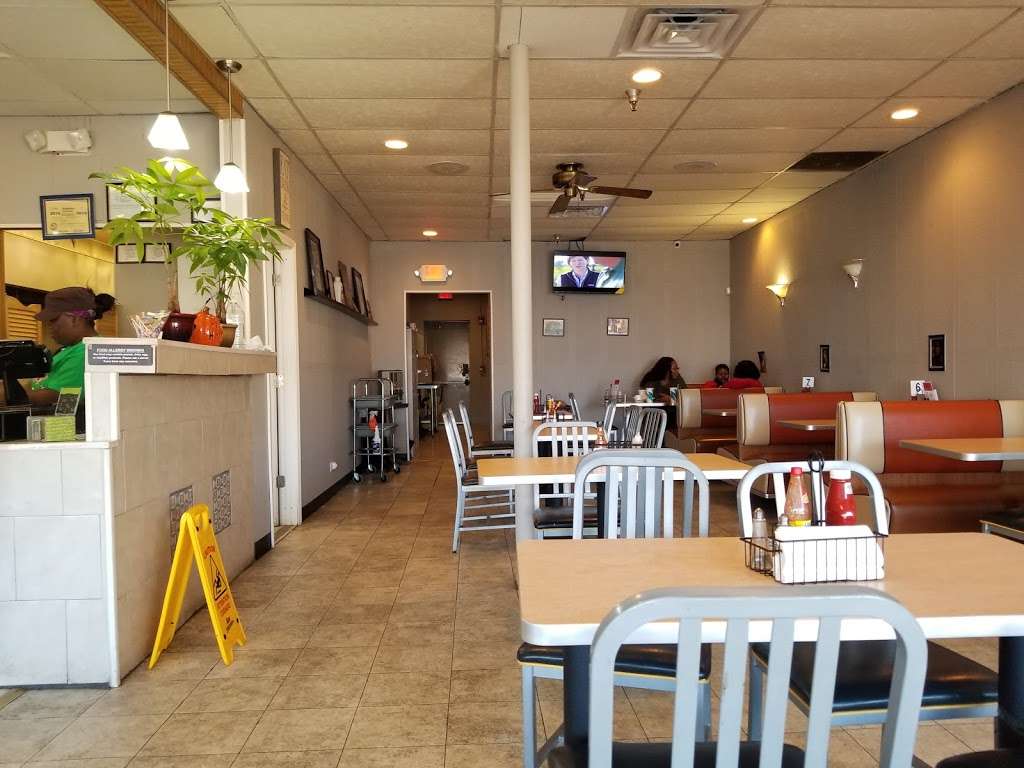 Mandys Soul Food Kitchen | 431 N Bolingbrook Dr, Bolingbrook, IL 60440, USA | Phone: (630) 485-7291