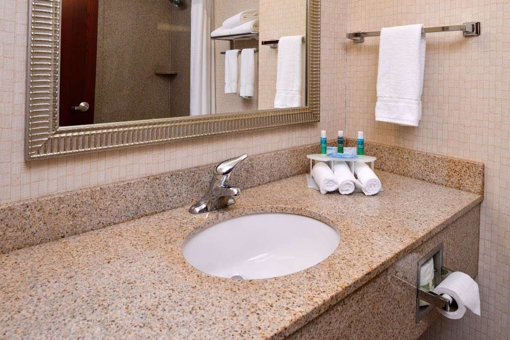 Holiday Inn Express & Suites White Haven - Poconos | 547 PA-940, White Haven, PA 18661 | Phone: (570) 443-2100