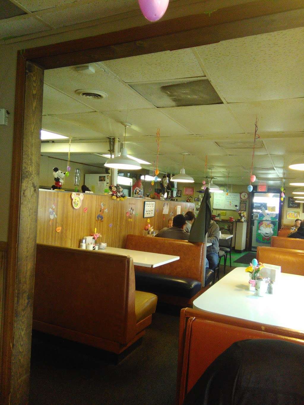 Debbies Diner | 905 Isley Blvd, Excelsior Springs, MO 64024, USA | Phone: (816) 637-9500