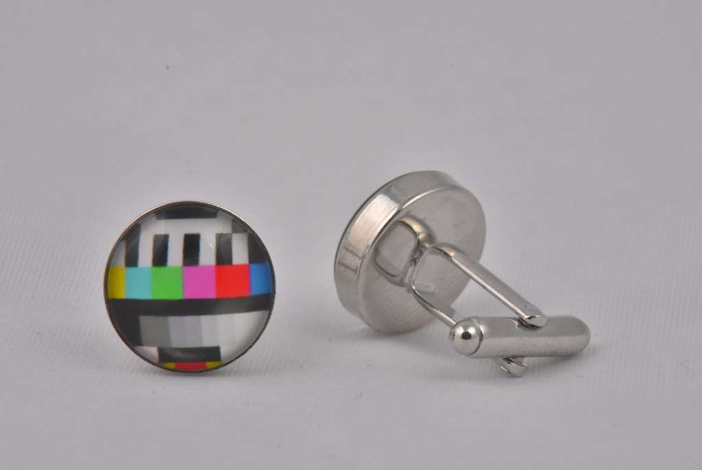 Cufflinks Gift Hub | 33 Wood St, Barnet EN5 4BE, UK | Phone: 0800 772 3720