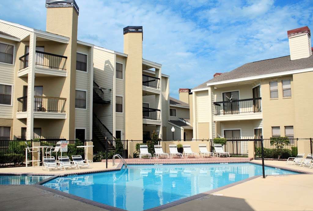 Landings at Willowbrook | 7250 W Greens Rd, Houston, TX 77064 | Phone: (281) 890-7661