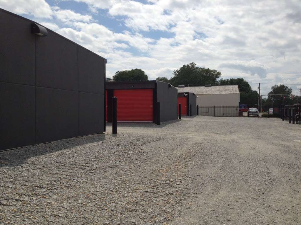 Red Door Storage Space | 2014 Martindale Dr, Greenfield, IN 46140, USA | Phone: (317) 467-7092