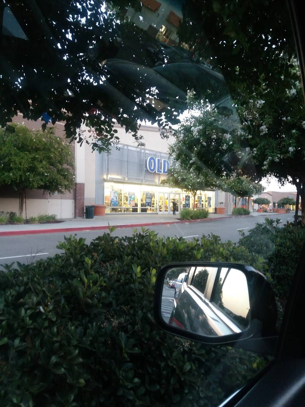 Old Navy - with Curbside Pickup | 2320 Daniels St, Manteca, CA 95337, USA | Phone: (209) 262-1005