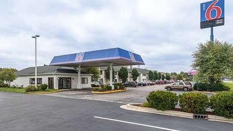 Motel 6 Kokomo | 2808 S Reed Rd, Kokomo, IN 46902 | Phone: (765) 457-8211