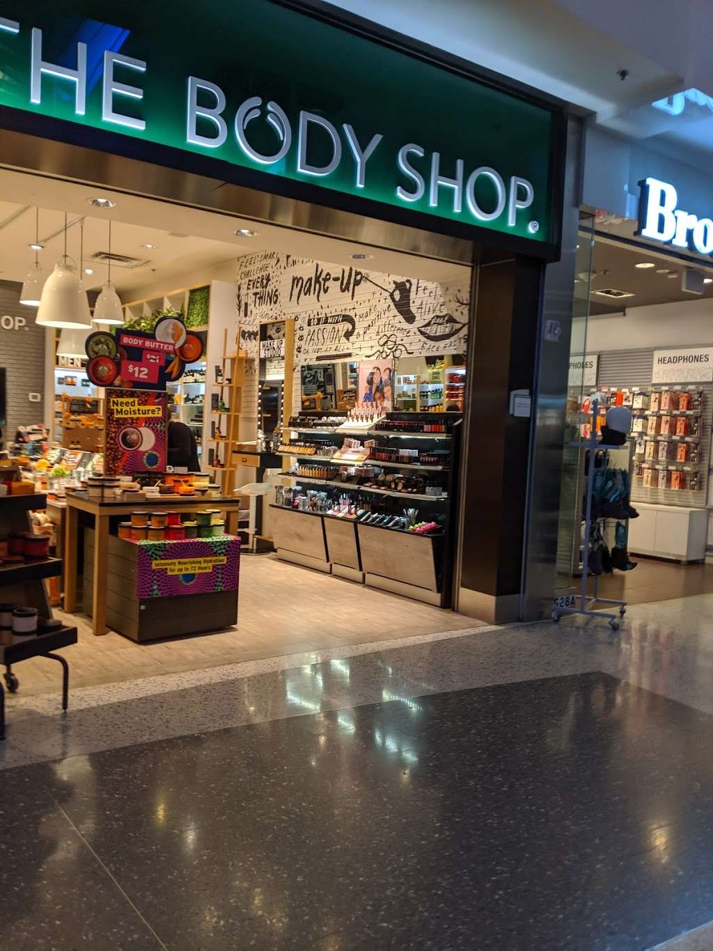 The Body Shop | Terminal B Space B28B, Houston, TX 77032 | Phone: (281) 230-3806