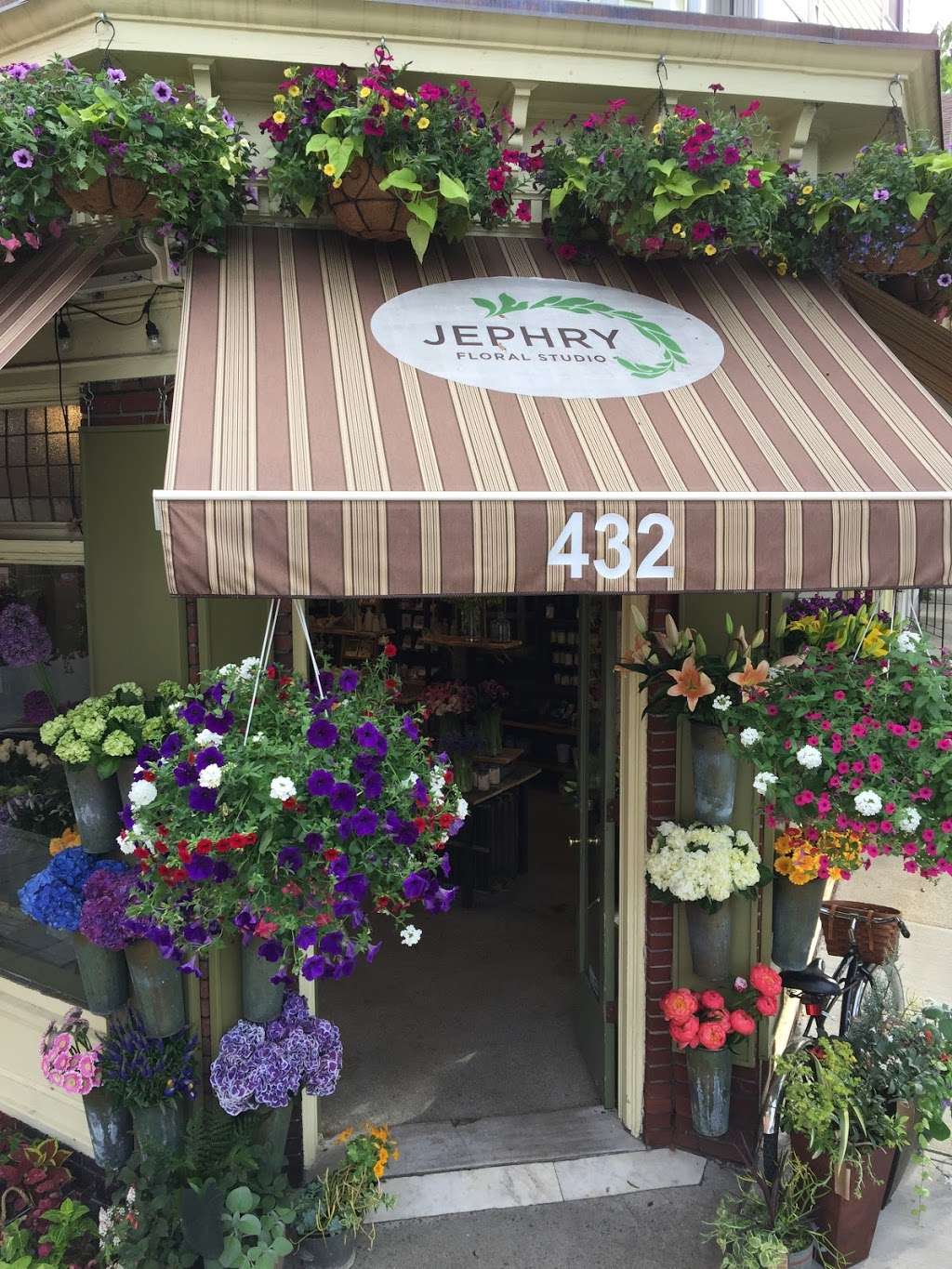 Jephry Floral Studio | 432 Broadway, Providence, RI 02909, USA | Phone: (401) 351-3510