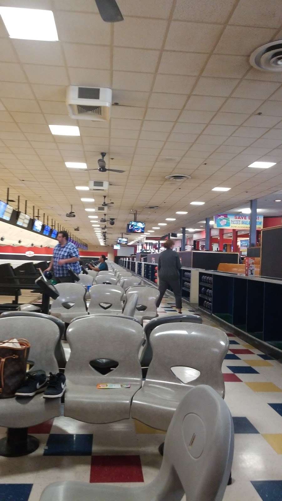 AMF Pro Bowl Lanes | 505 E 18th Ave, North Kansas City, MO 64116 | Phone: (816) 221-8844