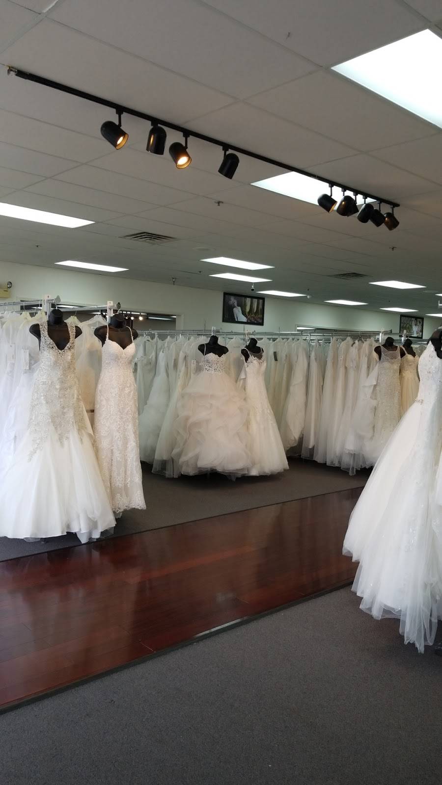 Minervas Bridal & Prom Outlet | 730 W Sand Lake Rd #120, Orlando, FL 32809 | Phone: (407) 250-5855