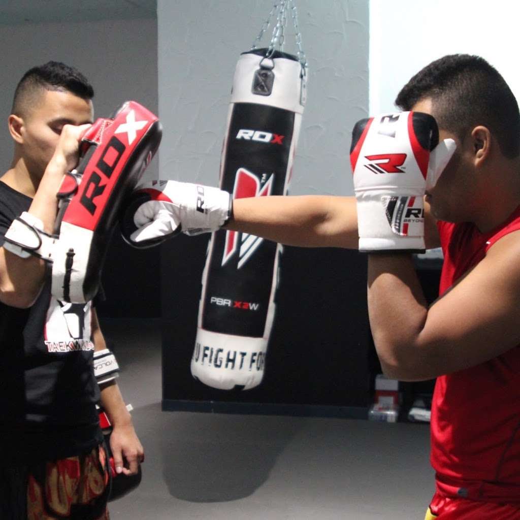 Yans Muay Thai and Taekwondo | 92 Middlesex Rd, Tyngsborough, MA 01879, USA | Phone: (978) 455-3689