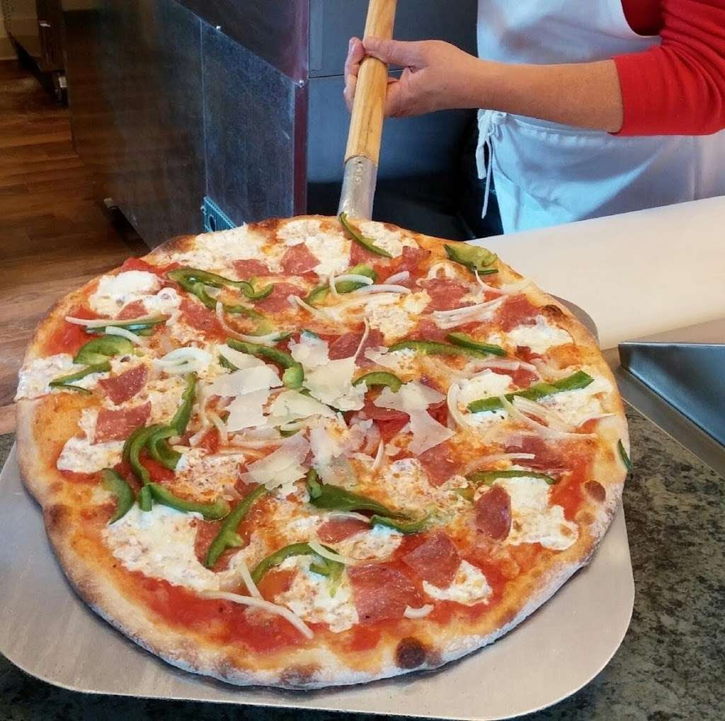 Amazing Pizza & More | 102 Webb St, At Collins Cove Beach, Salem, MA 01970, USA | Phone: (978) 744-9464